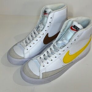 NEW Nike Blazer Mid ‘77 DA4086-103 Size Big Boy 5